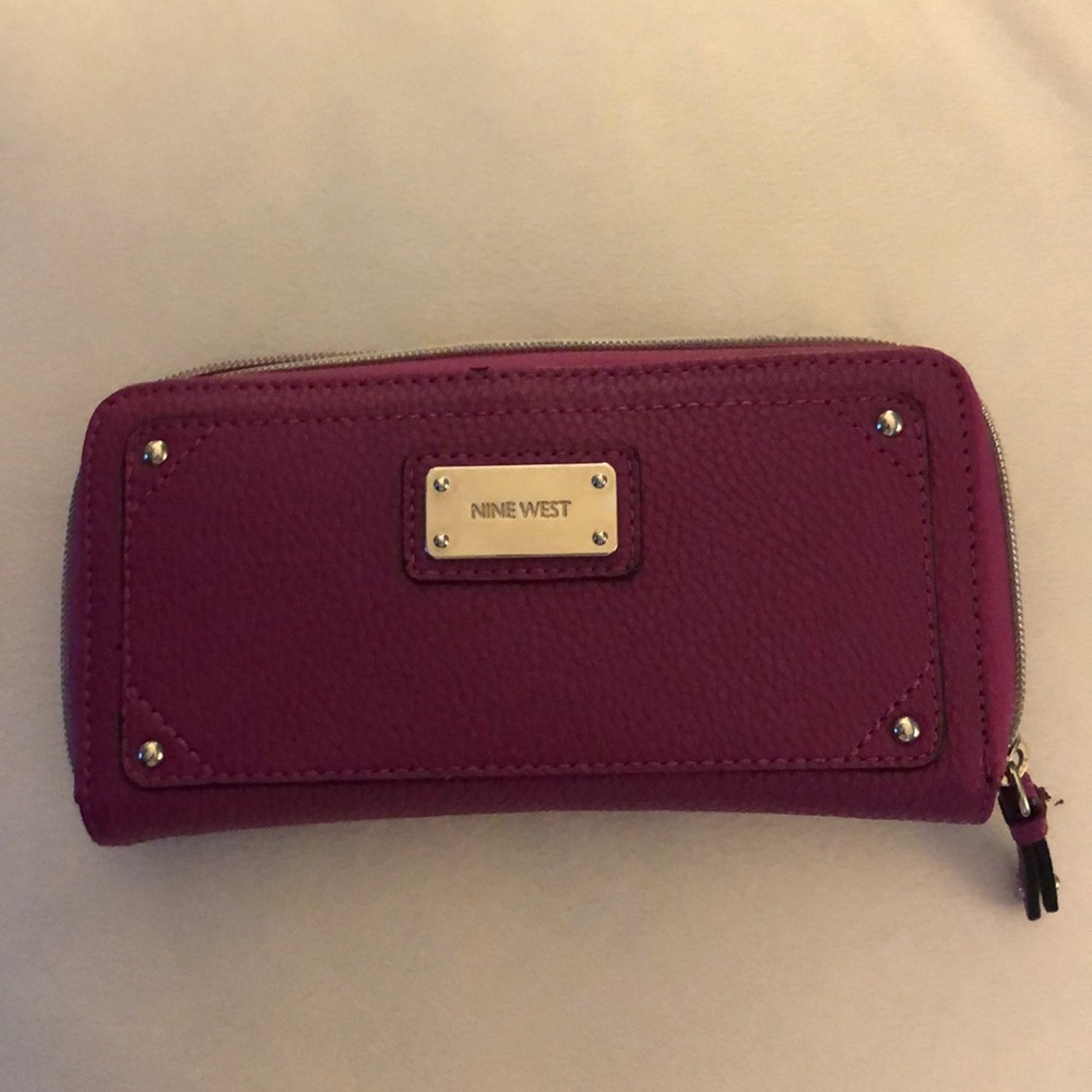 Nine west wallet